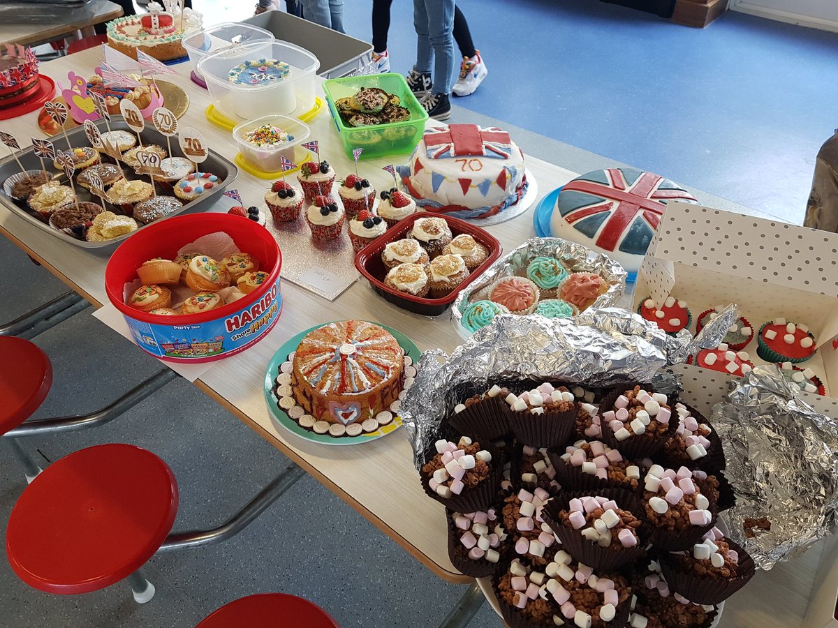 thornhill_ji's tweet photo. What an AMAZING effort from our families for our Platinum Jubilee Bake Off! Mrs Gardiner and Miss Rylance have got their work cut out judging this morning! 😊 #TeamTJI #bakeoff #PlatinumJubilee @FriendsofTJI https://t.co/iDbJlRChtB