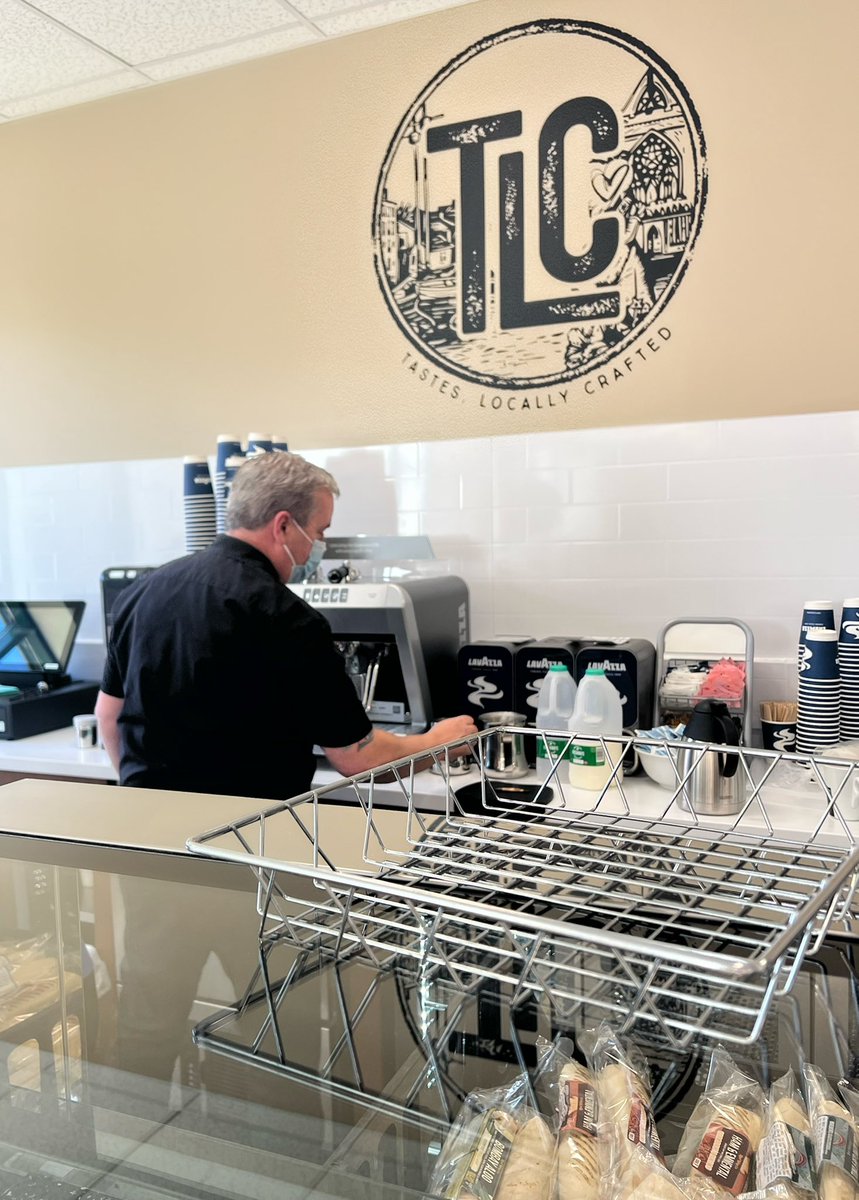 RDUH_Facilities's tweet photo. There are also more exciting toys to play with at TLC! ☕️

Drum roll...🥁 Pay as you go coffee machines! Tap and go with contactless payment available 

Starring our very own Jon Maciver, who is demonstrating his inner barista today with our new behind the counter coffee machine! https://t.co/fvKQnyN9gV