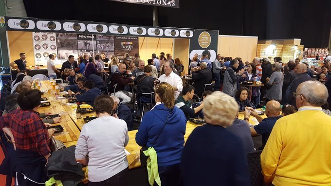 🧑‍🍳TAPIRAZAS
Una edición más #tapirazas estará presente en el Salón de Alimentación del Atlántico para el deleite de todos los paladares.🍴😋
No dejes de probar todas las tapas que elaboran con productos de las razas autóctonas gallegas: caldelá,cachena,limiá,frieiresa,vianesa,..