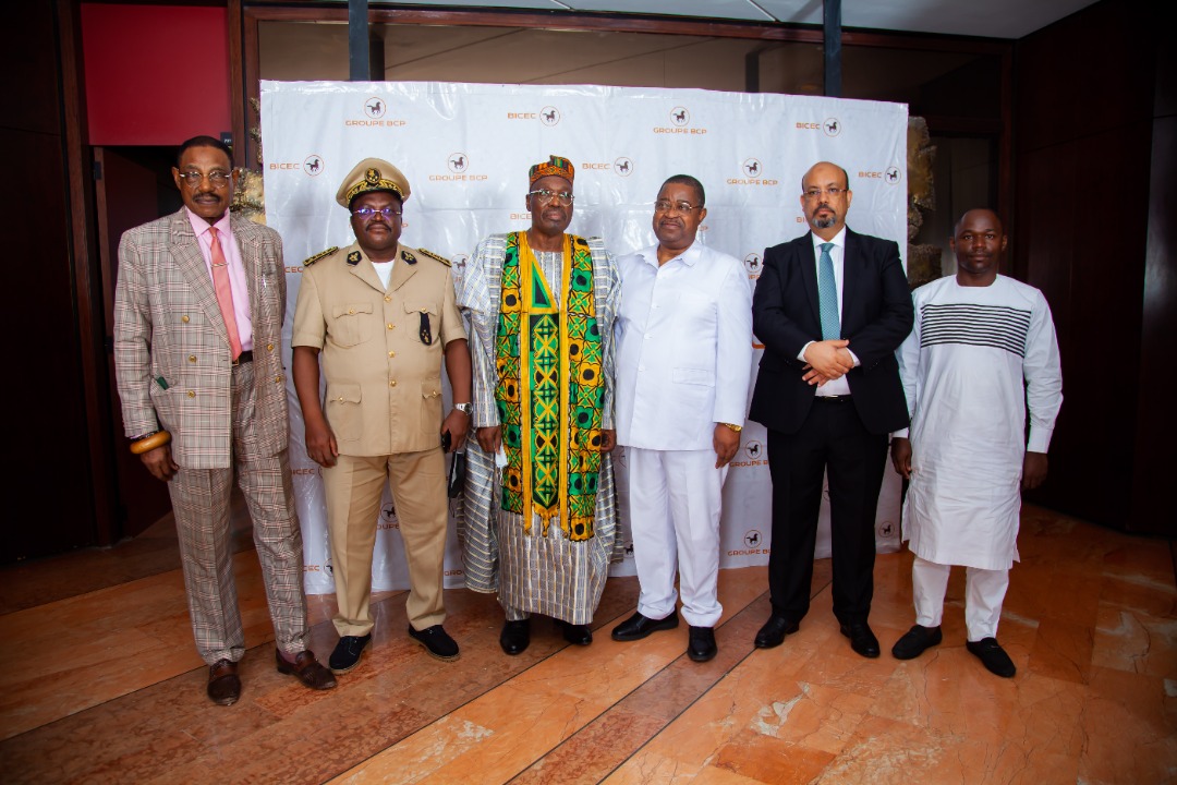 BICEC_SA's tweet photo. [VISITE MINEFOP]
La BICEC a été ravie d'accueillir ce mercredi 25 Mai 2022 à son immeuble-Siège, M. ISSA TCHIROMA, Ministre de l'Emploi et de la Formation Professionnelle.
#BICEC
#MINEFOP
#GrandirEnsemble https://t.co/RqJ8C1sYw1