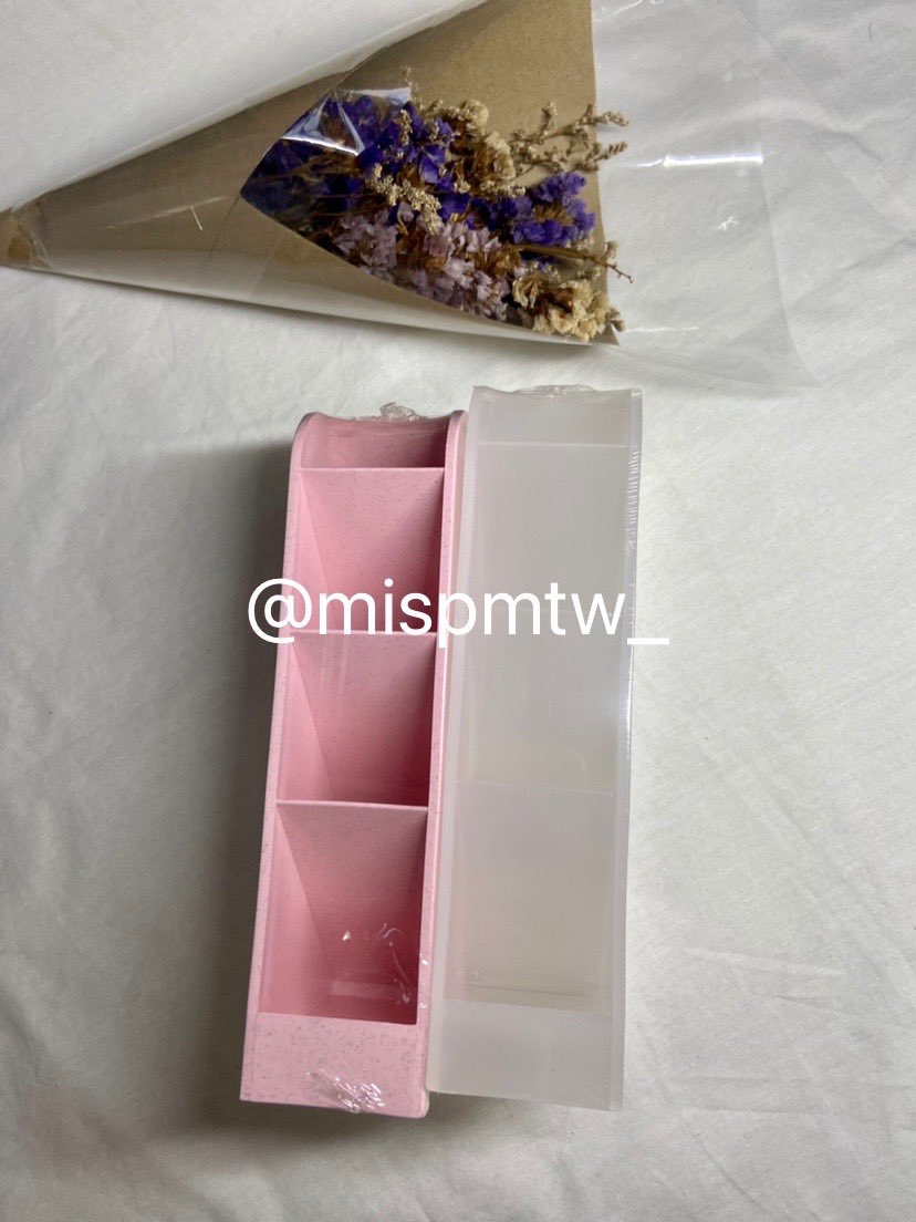 mispmtw_'s tweet photo. ✨ที่ใส่ปากกา 🍃
คอนโดใส่ปากกา

มี 2 สี
-ขาวขุ่น
-ชมพู

ชิ้นละ 29฿

ค่าส่ง ลทบ/flash 30฿
ค่าส่ง ems 50฿

#เครื่องเขียน #เครื่องเขียนเกาหลี #ตลาดนัดเครื่องเขียน #กล่องใส่ของ #กล่องเก็บของ #กล่องใส่เทป #ทีมมน #ทีมมช #ทีมมศว #ทีมมมส https://t.co/yG9VFUHTjJ