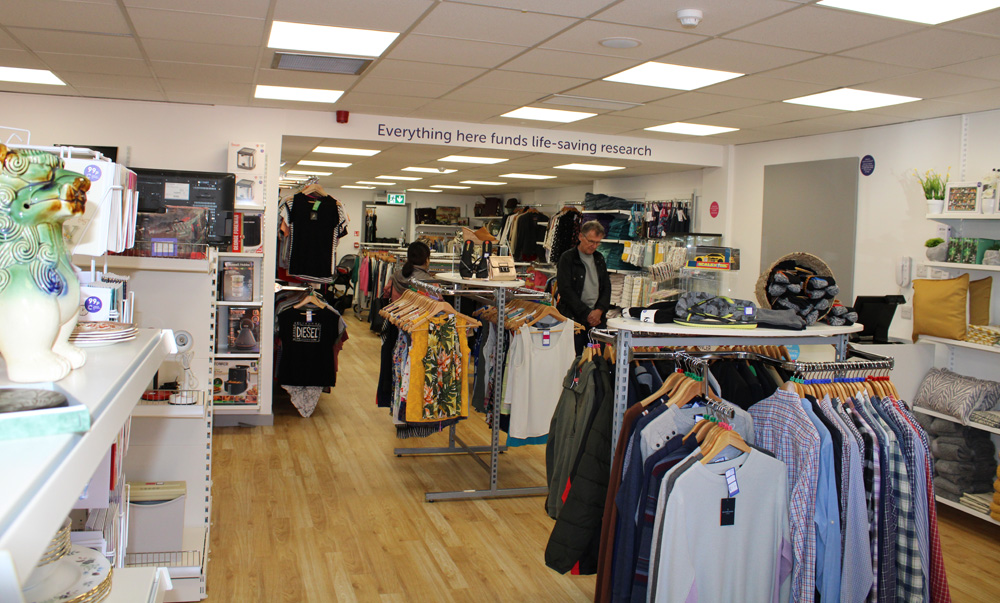 HeadingtonNews's tweet image. The Cancer Research charity shop near Iceland reopened this morning, following its refit. It is much smarter and bigger than before, with a new vintage section in the far corner