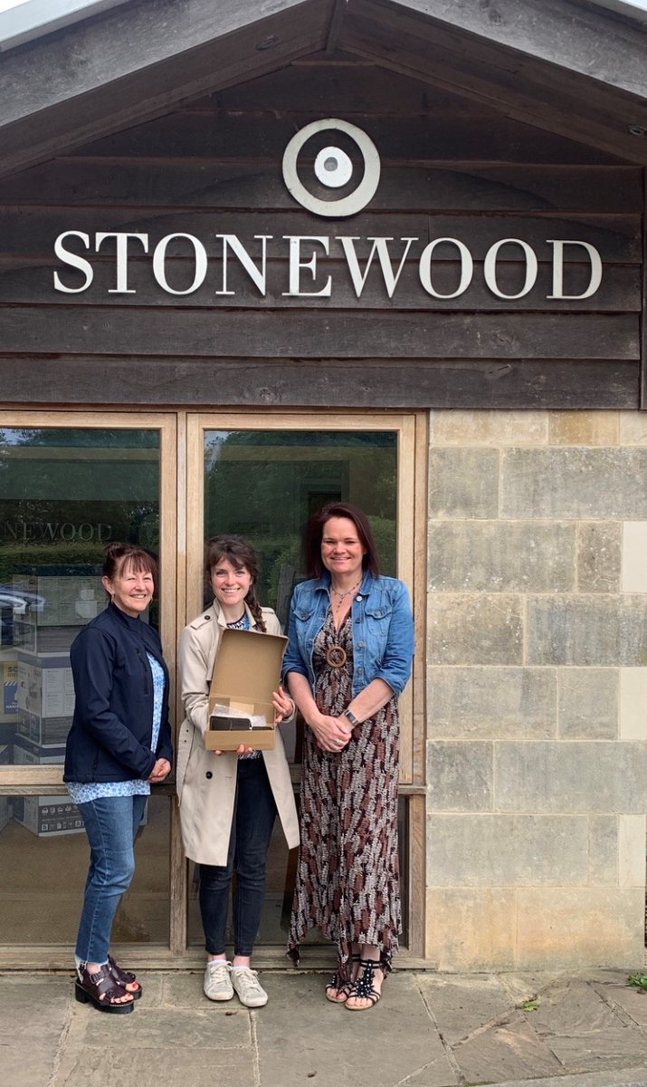 GroupStonewood's tweet image. Yesterday we donated mobile phones to @SplitzDV to help aid those using their service. These phones will provide a lifeline, helping victims of domestic violence to stay in touch with their support workers whenever and wherever they are. 

#splitz #donation #support #charity
