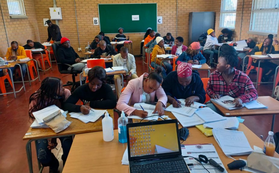 VumiliaAfrica's tweet image. #SkillsProgram - Skill is the ability to do something well. No matter how skilled you are, you always have room to do things better. We rolled out a skills program to TVET College employees in Joburg. #SkilsDevelopment #TheVumiliaWay #Training #AccreditedCourses #Facilitation