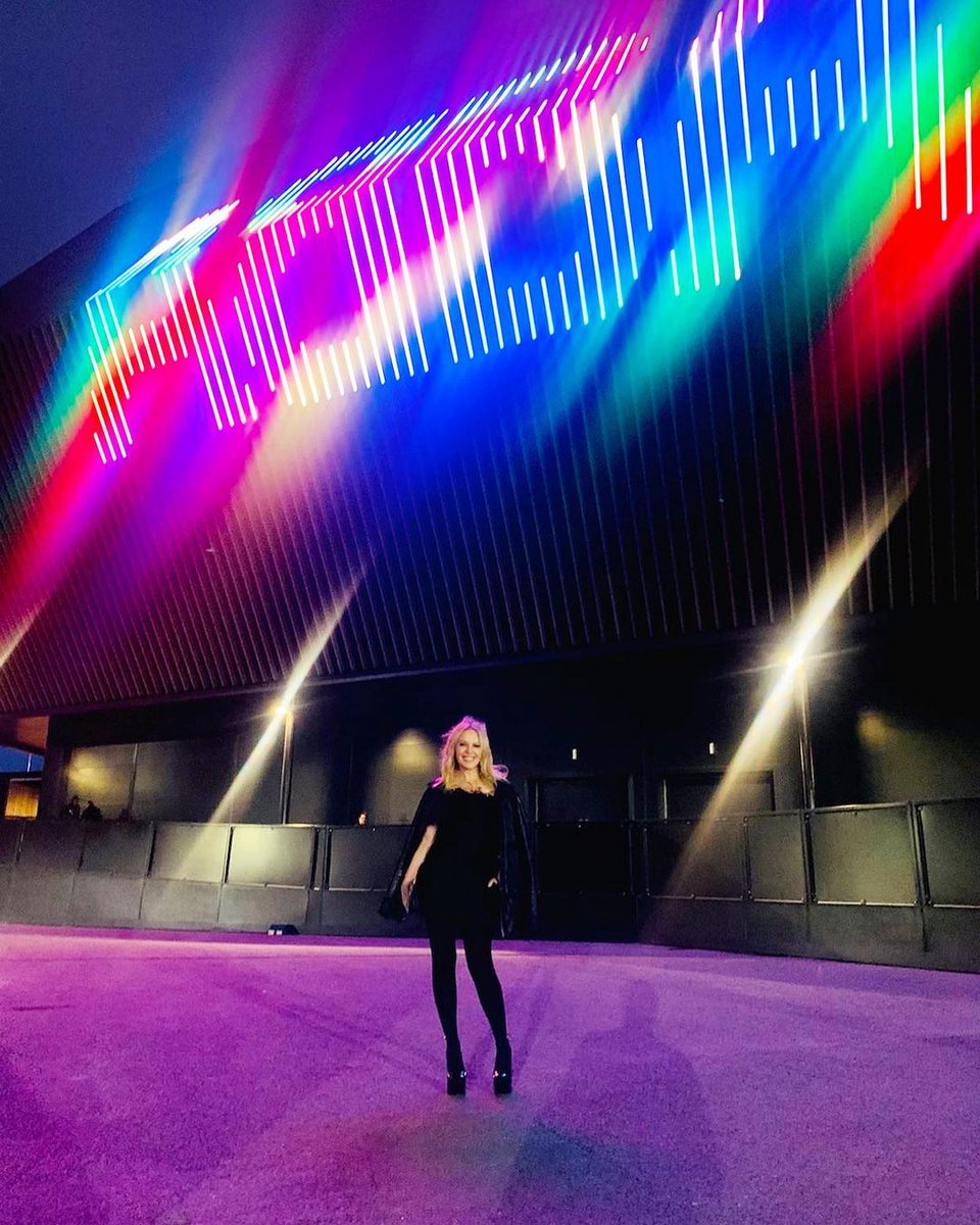 kylieminogue's tweet image. The energy was electric. Björn, Benny, Agnetha and Frida were timeless. The entire show was OUT OF THIS WORLD!!! Thanks for having us @ABBAVoyage 💖