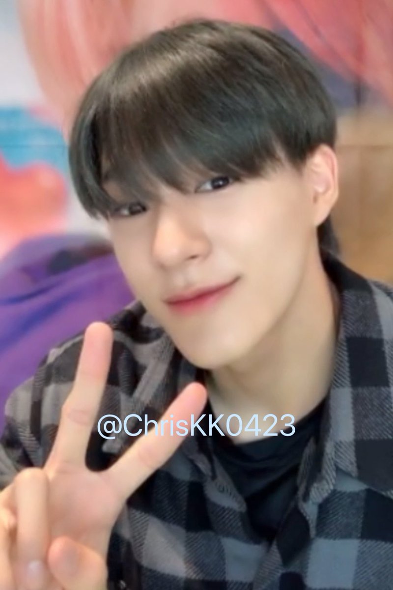 Chris_0423_'s tweet photo. 220527 이즈위 중국 영통 

오랜만이여💙

#제노 #JENO https://t.co/DNRzYFcwJp