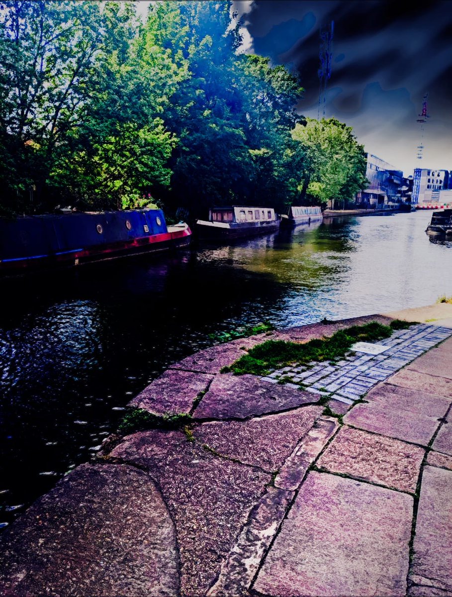 5w1ll1am5's tweet photo. Another location featured in The Skin Code
Out in two weeks!
#kingscross
#regentscanal
#theskincode
#thriller https://t.co/sILGXzDBGt