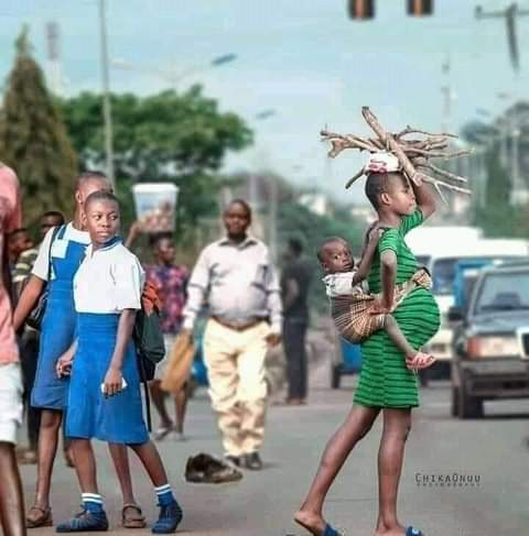 ComfortBeecroft's tweet photo. Our community needs us ✌️✌️ lets end child abuse, every child is a blessing 💯 especially girls.. they are special, let's protect our children and guide them in the right way! 
#childmarriage #childabusepreventionmonth 
#Endgenderviolence
#endchildabuse https://t.co/Rf6TaRSJ0c