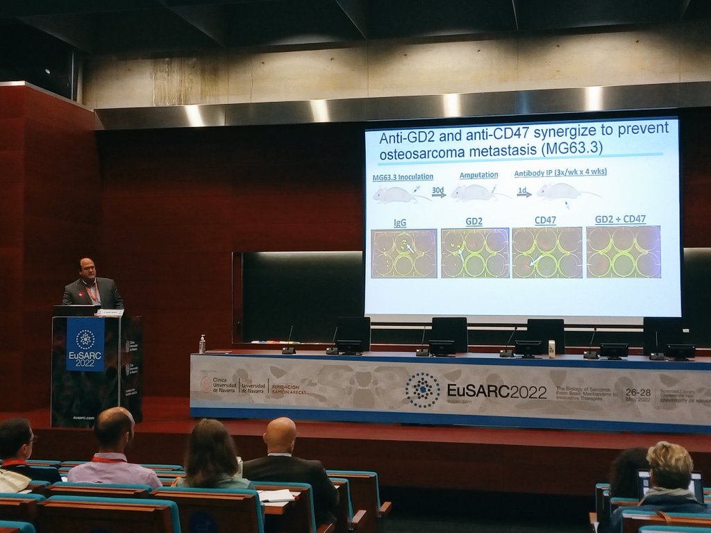 CIMA_unav's tweet photo. Very interesting session with  Dr. Majzner @StanfordMed
where he explained their research in which they have demonstrated that total eradication of lung metastases is possible through the use of new #immunotherapy treatments.
Currently in clinical trial. https://t.co/eEqtbaDxui