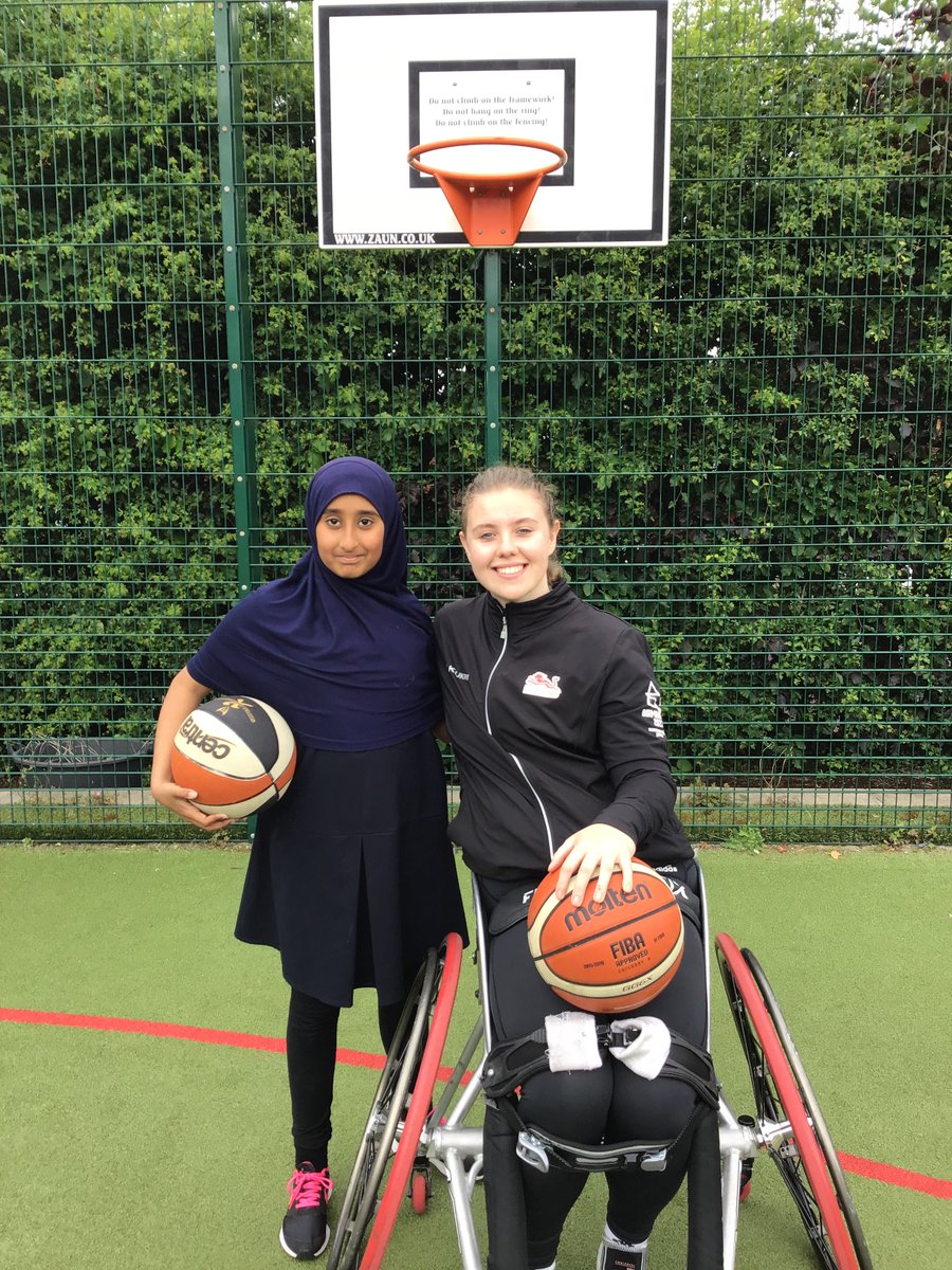 MontyAcademy's tweet photo. @Lucy12Robinson @BEPvoice @mrsrmurad A huge thanks to @birminghamcg22 for organising the visit of @Lucy12Robinson &amp; of course to Lucy who was so kind to all our pupils, the afternoon was absolutely brilliant, it was a pleasure to meet you! #MontySport #bringthepower #B2022 #Birmingham2022 @BEPvoice @mrsrmurad @CPSGO https://t.co/A2afAf58Jc
