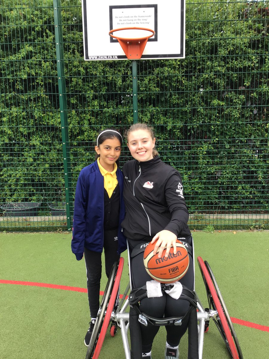 MontyAcademy's tweet photo. @Lucy12Robinson @BEPvoice @mrsrmurad A huge thanks to @birminghamcg22 for organising the visit of @Lucy12Robinson &amp; of course to Lucy who was so kind to all our pupils, the afternoon was absolutely brilliant, it was a pleasure to meet you! #MontySport #bringthepower #B2022 #Birmingham2022 @BEPvoice @mrsrmurad @CPSGO https://t.co/A2afAf58Jc