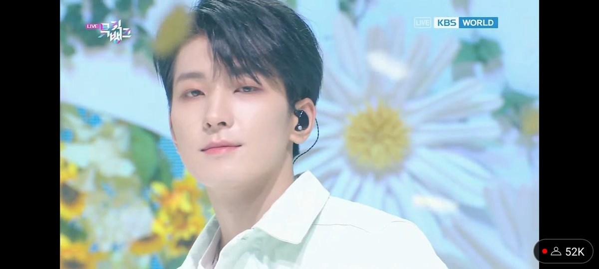 notyounghee's tweet photo. ANG GWAPOOOOOOOO MOOOO WONWOO https://t.co/a3uTgrjssH