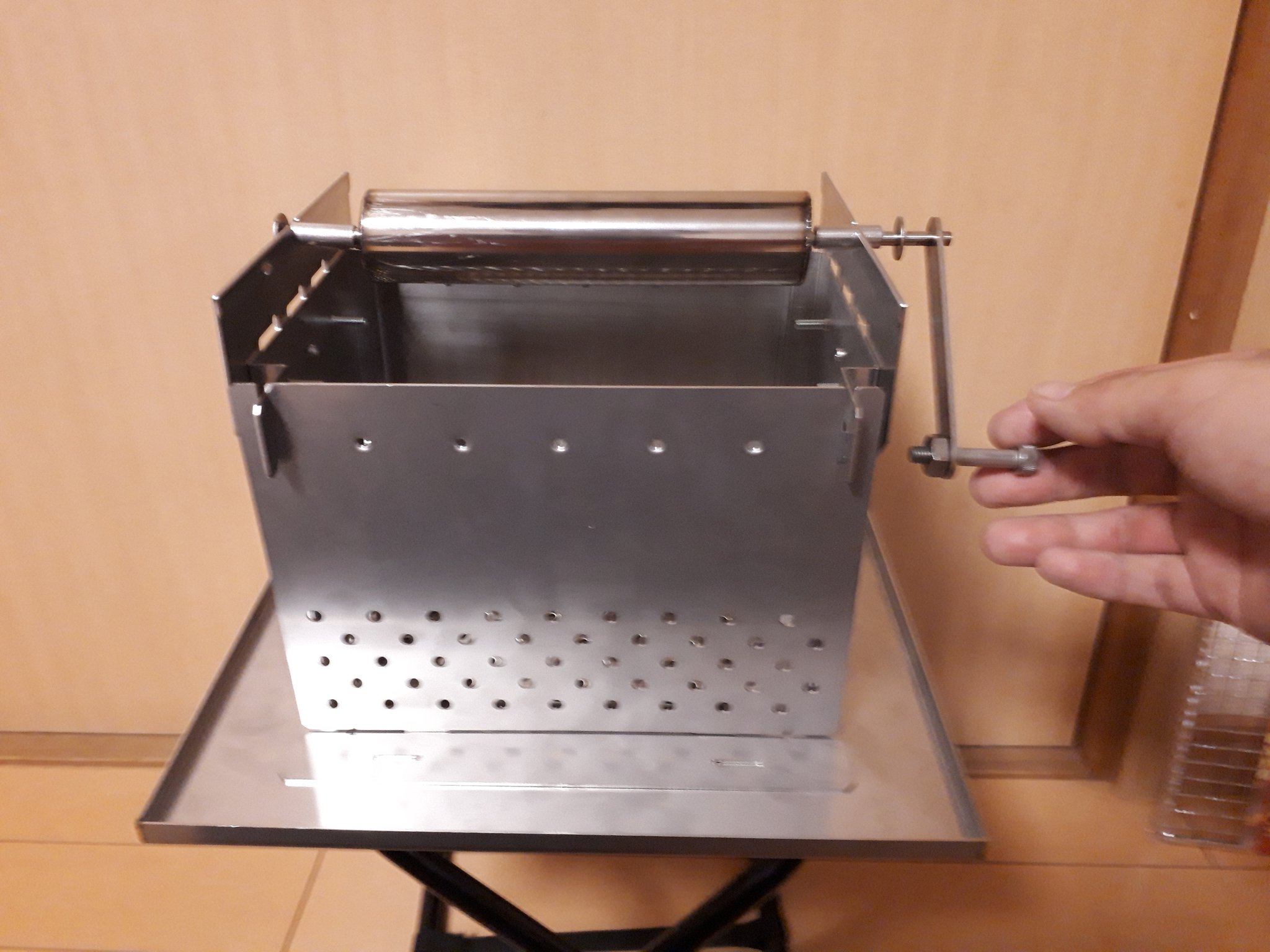 覇王樹 さぼてん 明日のソロキャンプに持って行くか悩むギア前回子どもたちはひたすら私と一緒に2時間回して作って その時親たちはゆっくりお酒をたしなみました やっぱり諦めよう 一人で回す勇気がない 笑 キャンプ好きな人と繋がり