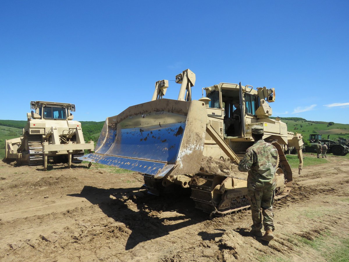 Fancy driving some BIG earth movers? Members of @71_Engr_Regt have been getting their hands on the US Army's D7 Dozer working alongside the @USArmyEURAF in Romania. Building capacity and developing interoperability @ukinromania @Proud_Sappers #unifiedresponse
