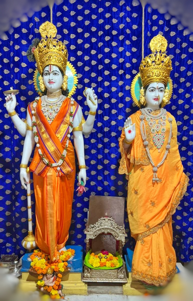 संपूर्ण ब्रह्मांड आप हो स्वामी आपका एक भाव अनुभव भोगने के लिय हर जन्म प्रतीक्षा करते शरद्धा भगति आपके प्रति अटूट विश्वास प्रेम हम सभी को प्रदान करे हम सब आपकी सेवा करे स्वामी जय श्री लक्ष्मी नारायण जी जय श्री हरि विष्णु जी जय श्री देवी दुर्गा शक्ति मां जय श्री महाकाल प्रभु जी