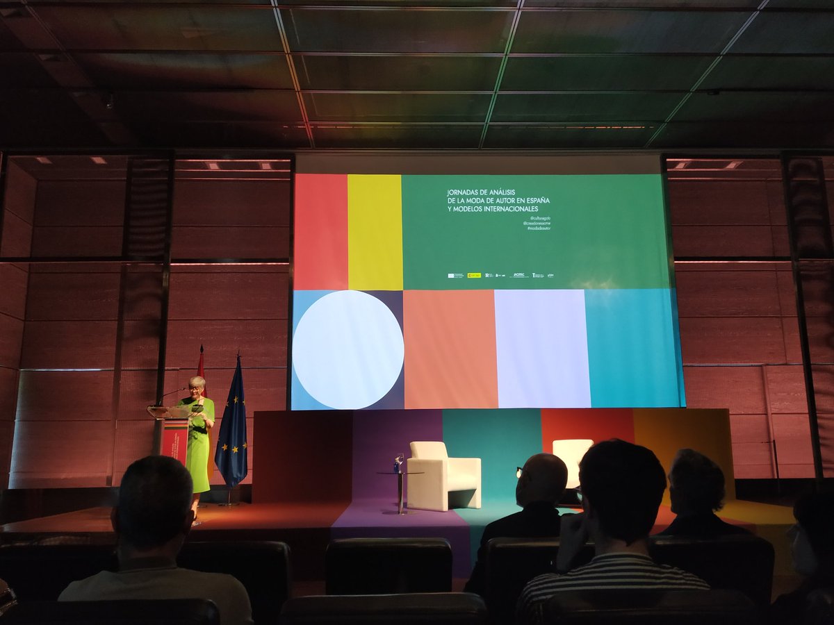 Creanavarra's tweet photo. Hoy estamos en el @MuseodelTraje en Madrid disfrutando de la jornada de análisis de la #modadeautor en España y modelos internacionales @CreadoresACME @culturagob https://t.co/etazY1MLZL