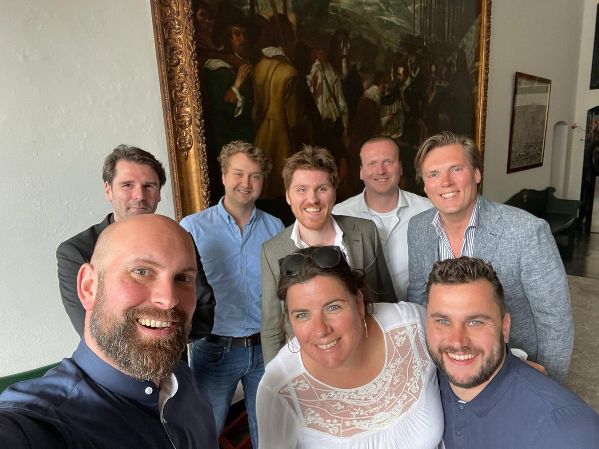 De <a href="/bosschevvd/">Bossche VVD</a> bracht gister een #werkbezoek aan de <a href="/VVDBreda/">Bredase VVD</a>. Ontvangen in het #stadhuis van <a href="/RaadBreda/">Gemeenteraad Breda</a> voor een kennismaking. De Bredase VVD zit met 10 zetels in de #gemeenteraad en levert 3 wethouders! Tot slot brachten we een bezoek aan de 50e editie van <a href="/BredaJazz/">Breda Jazz Festival</a>. Aanrader!