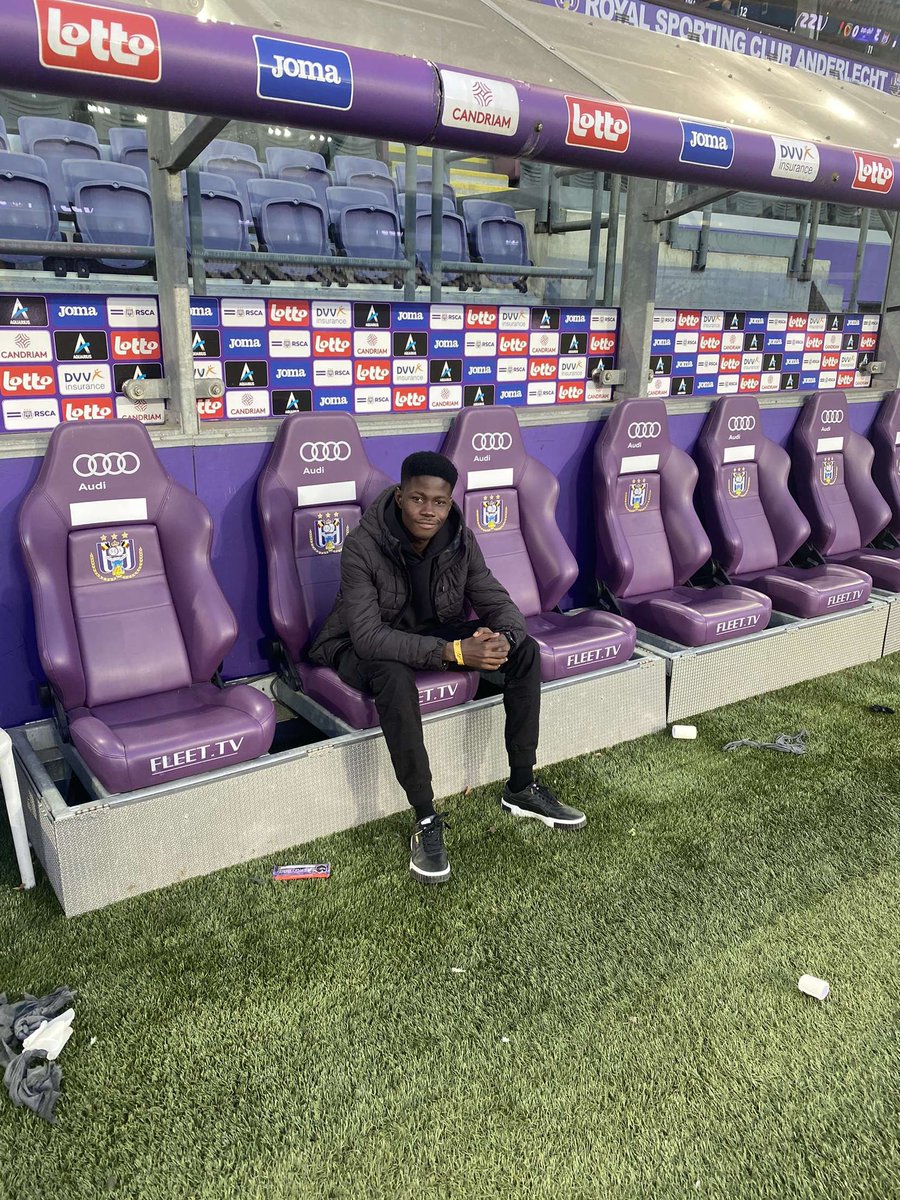DBJ_gh's tweet photo. Meetings with R.S.C Anderlecht Sporting director Peter Verbeke! 🟣⚪️ My visit to the Lotto Park! https://t.co/6d8HiHKzXa