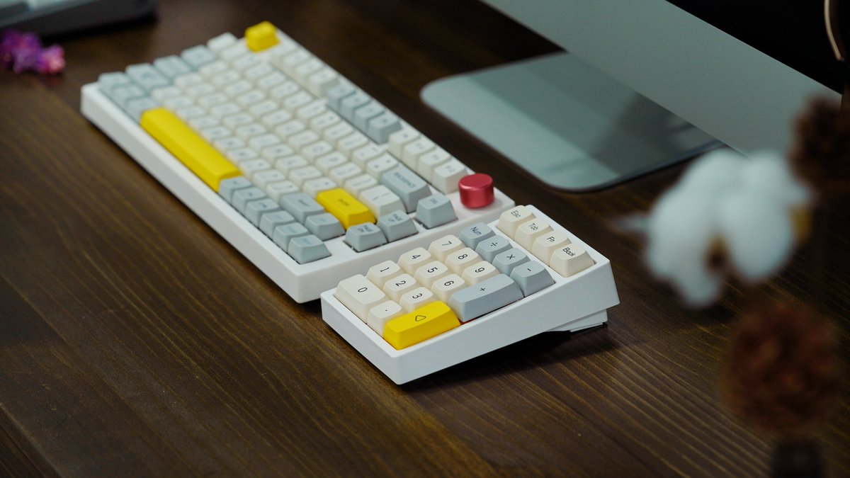 EpomakerK's tweet photo. Epomaker TH80 with TH21 Numpad, do you guys like it? 😍
Learn more here:
https://t.co/MwFJNtHatG
https://t.co/0BKLxCqcm0
________________
#epomaker #epomakerkeyboard #keyboard #keyboards #mechkb #keycap #keycaps #keycapset #keycapsets #mechanical #TH80 #TH21 https://t.co/2H9kDWZqmH