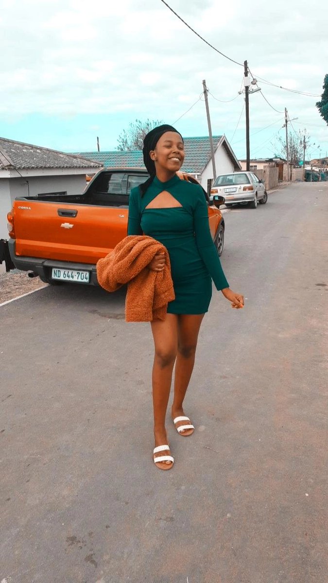 AphiweCandice's tweet photo. -chin up bbe your crown is falling 🥺❤don't forget to smile😌 https://t.co/Y08RpTA6Rj