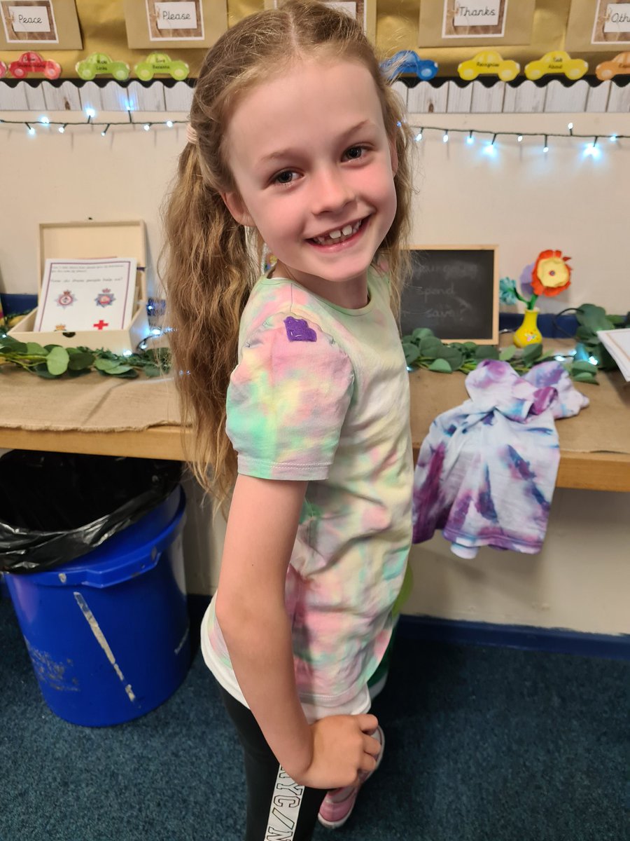 MrsRobbStMarys's tweet photo. 👕🟢🟣🟡 F A S H I O N • S H O W 🟡🟣🟢👕

What a wonderful display of colour, style and sewing! @kapowprimary @pinder_joanne @Miss_S_Allwood https://t.co/lzn1PPWEa4