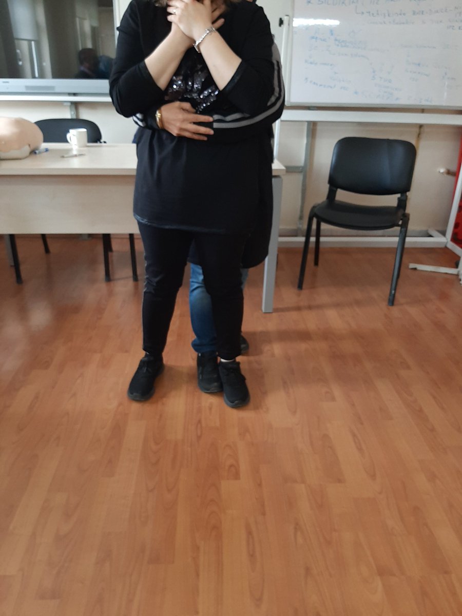 #dhgmakademi #görevimizilkyardım 
"Temel Eğitimde 10000 Okul" projesi kapsamındaki eğitimlerimiz eş zamanlı iki eğitim salonumuzda da devam etmektedir.
<a href="/OzilLevent/">Dr. Levent Özil🇹🇷🇹🇷🇹🇷</a> <a href="/ozkan_meb/">Özkan AVCI</a> <a href="/cemalunal_/">C.ÜNAL</a> <a href="/meb_dhgm/">Destek Hizmetleri Genel Müdürlüğü</a> <a href="/Corum19MEM/">Çorum İl Milli Eğitim Müdürlüğü</a>  <a href="/corumisgb/">Çorumisgb</a>