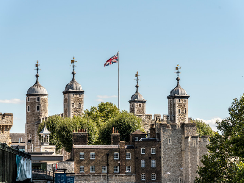 In celebration of the #QueensJubilee, we are giving you the chance to win a Fortnum &amp; Mason hamper worth up to £100!!👑
To enter all you need to do is like, share and comment on this post with what makes you proud to live in United Kingdom!
Full Ts&amp;Cs
science2education.co.uk/news