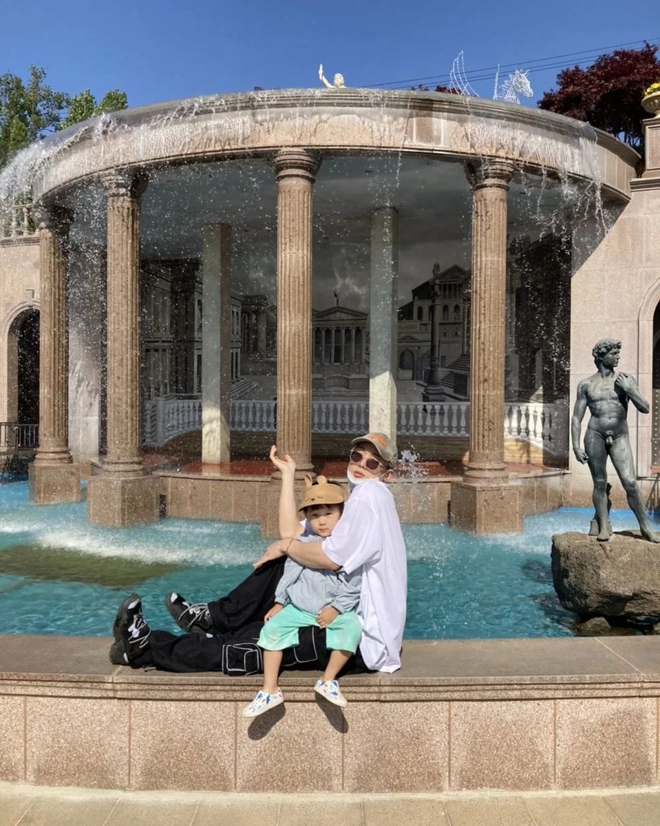 Throwback 2015: Jinusean's first impression of Bobby

#iKON #아이콘 <a href="/YG_iKONIC/">J</a> #BOBBY