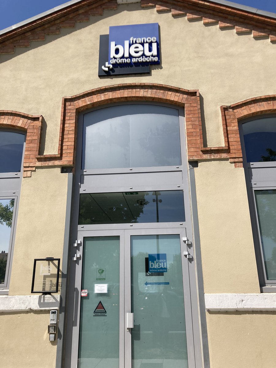 martin_chaize's tweet photo. Interview à @francebleuDA 

#legislative2022 #Legislatives2022 #Martin2022 #Valence #NordArdeche https://t.co/tAYkvFWCiR