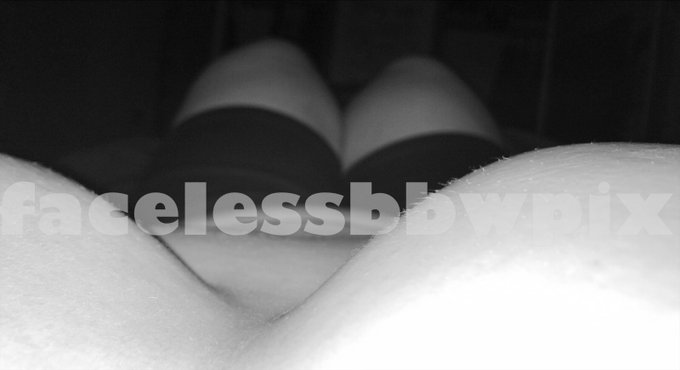 Happy Friday loves. Drink responsibly. Be the light in the world. 😘😘😘 https://t.co/lclXenEx55<a href="/tag/bbw"class="tags"><span>#bbw</span></a><a href="/tag/nsfwtwt"class="tags"><span>#nsfwtwt</span></a><a href="/tag/bbwnsfw"class="tags"><span>#bbwnsfw</span></a>