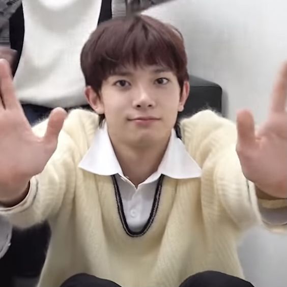 random heeseung pics tweet media