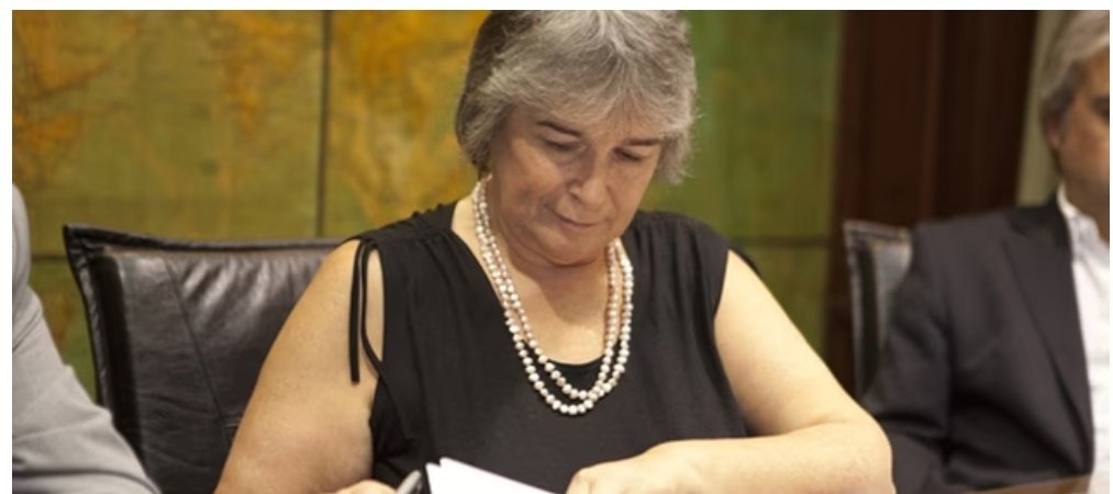 martinezmerce18's tweet image. Esta es Diana Guillén la presidenta de @SenasaAR quien se le antojo dejar en cuarentena a un animalito asustado Sufriendo y sin saber porque es castigado y torturado de esa forma 
#LiberenACocoYa