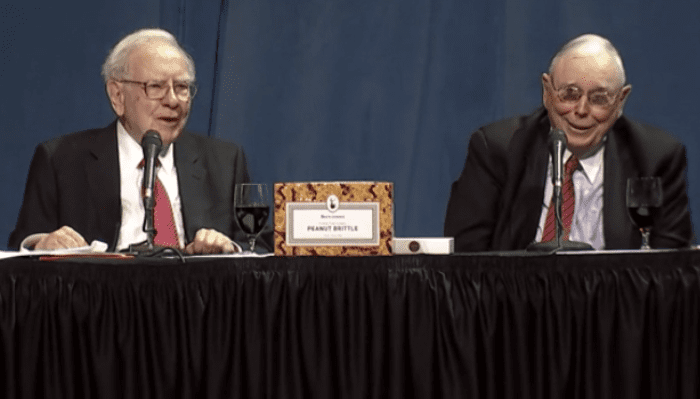 inviertealargo's tweet photo. 📝 "Soy bastante optimista respecto al futuro. Si yo soy optimista estando casi muerto, creo que ustedes pueden soportar un poco de inflación".

Charlie Munger https://t.co/BTlqDRHvws