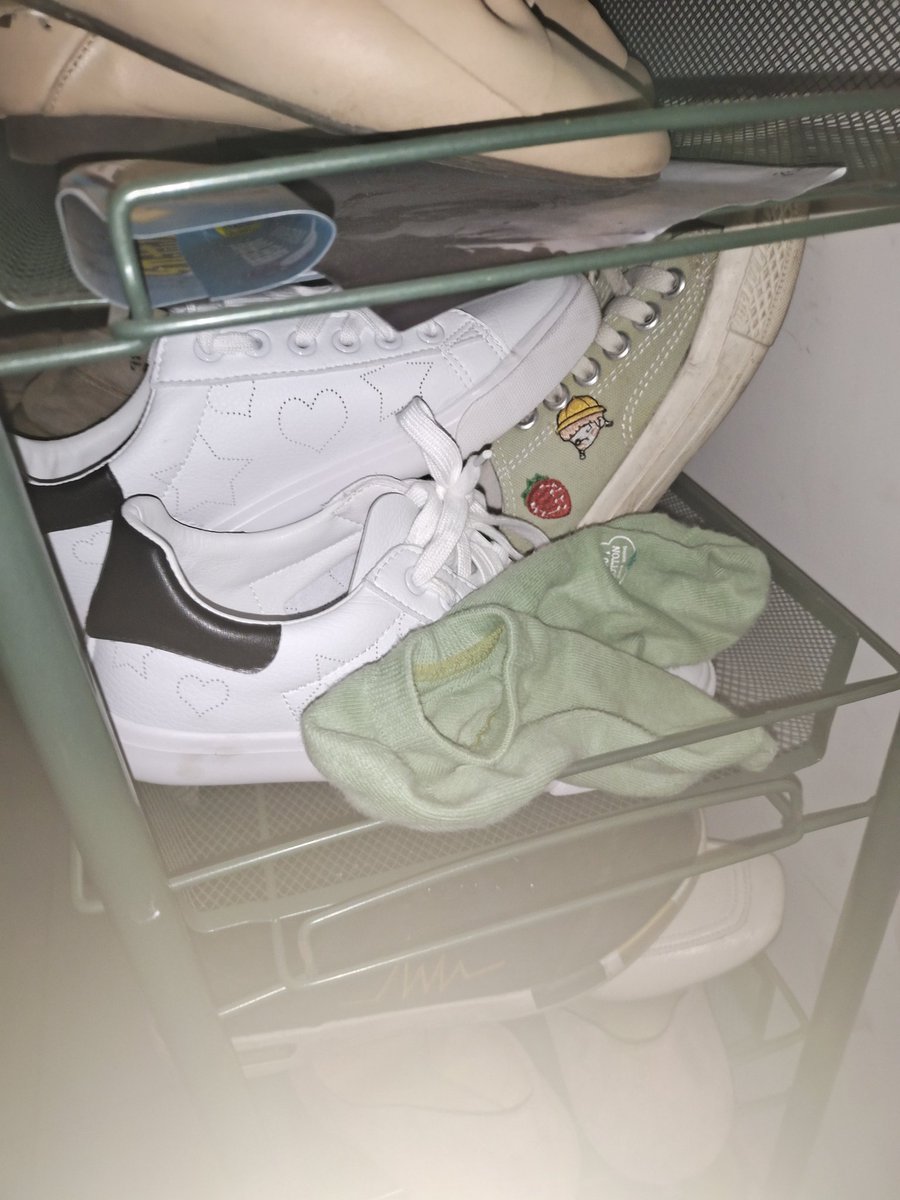 比起小白鞋我还是更喜欢可爱的棉袜