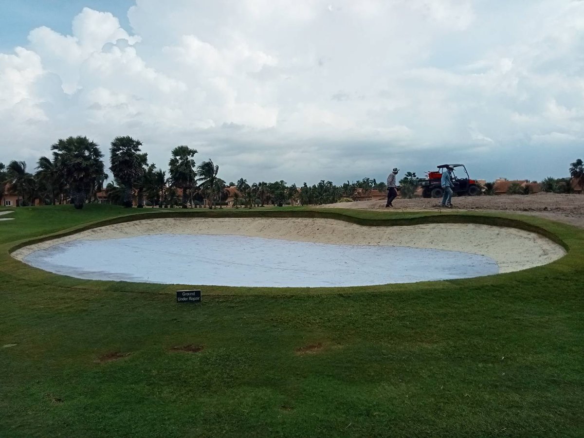 STSAsia's tweet photo. Since 1999, SandTrapper has been a pioneer and leader in bunker liner erosion control. Easy to install, unmatched performance, unmatched warranty and doesn't crack. https://t.co/dTyG2ILT8O