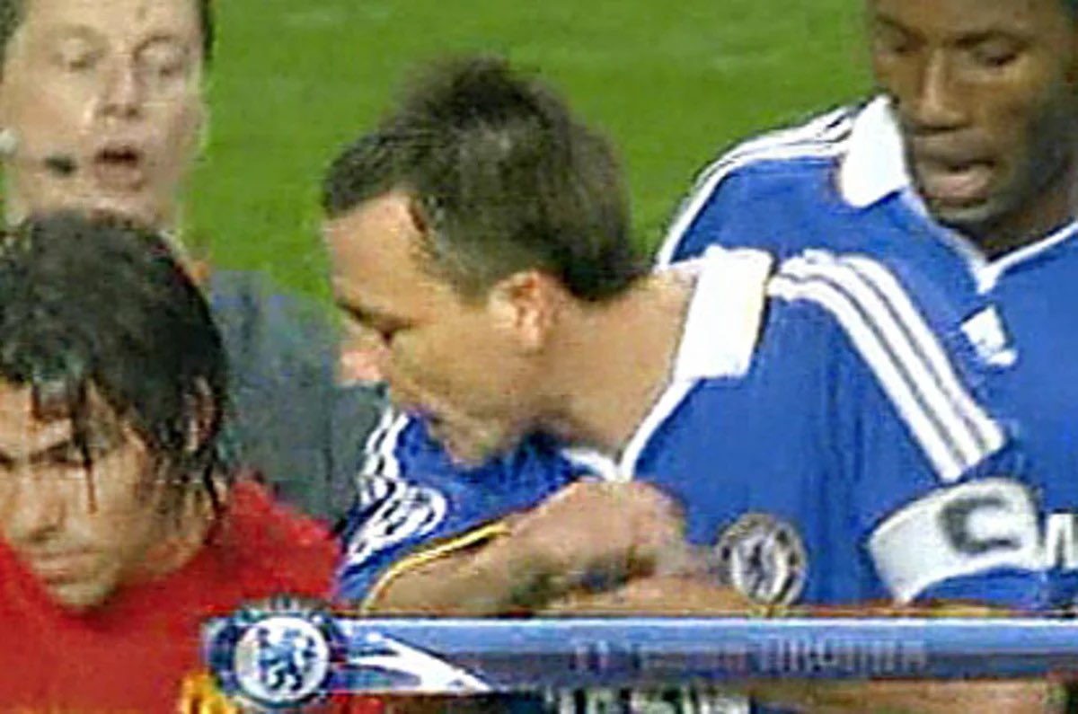 MUFC_redarmy99's tweet photo. A reminder of the time:
-John Terry spat at Tevez
-Then changed the order of the penalties so he could take the winning one. 
-Slipped and missed the penalty. 

And then cried as United won the Champions League. https://t.co/y42CtOmyO8