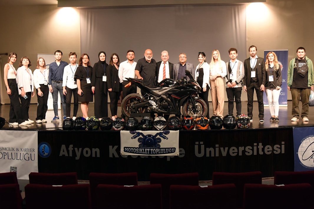 AKÜ Motosiklet Topluluğu Danışmanı Prof. Dr. Mahmut MASCA’nın moderatörlüğünde Türkiye Motosiklet Federasyonu Asbaşkanı Mahmut Nedim AKÜLKE’nin katılımıyla “Girişimcilik ve Kariyer Söyleşileri” gerçekleştirildi.