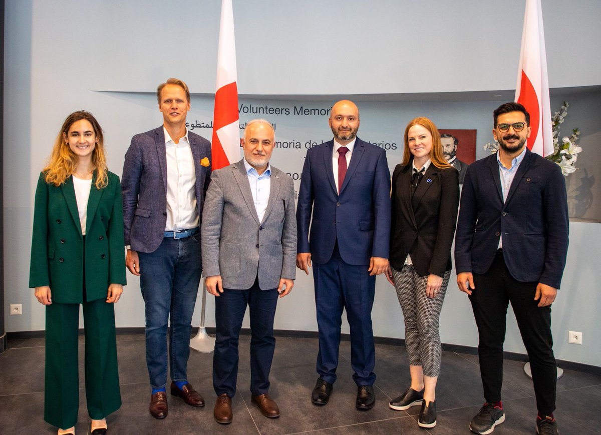 drkerem's tweet photo. Cenevre’de  @IFRC Genel Merkezimizde @Meta üst düzey yöneticileri ile bir araya geldik #Facebook @instagram @WhatsApp ile @Kizilay olarak yürüttüğümüz işbirliğimizi globale taşıyoruz. Ortak insani projelerimiz olacak ve Ulusal Cemiyetlere bağış kampanyaları için destek verilecek https://t.co/MBSErNhhjG
