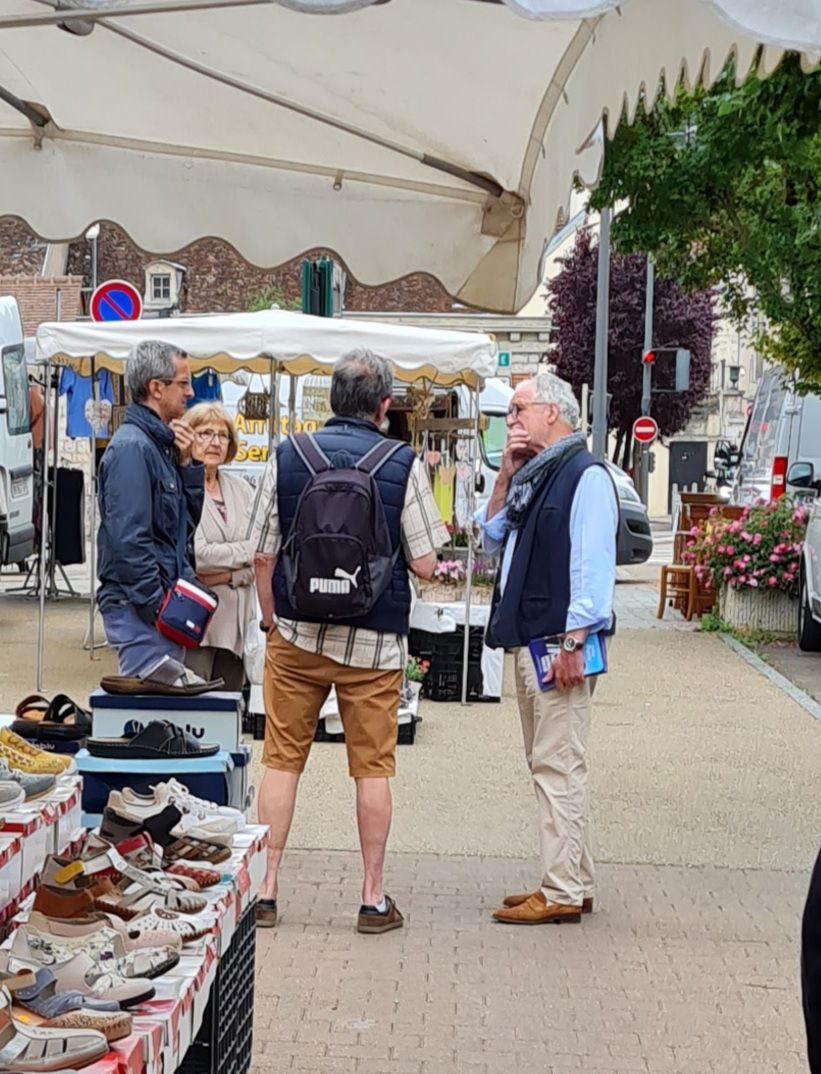 #legislatives 
👉 Merci pour ces échanges qui enrichissent notre programme de #progrès pour la #Circo2105
💪 Aller vers vous, vous écouter comme aujourd’hui sur le marché de Nuits-Saint-Georges, construit notre plan d’actions concrètes au service des habitants de la #CôtedOr !