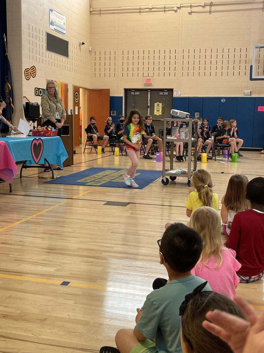 We had so much fun celebrating these SUPER readers <a href="/LuttsRead/">Nikole Lutteroty</a> at an awesome assembly!! We 💜 Reading!