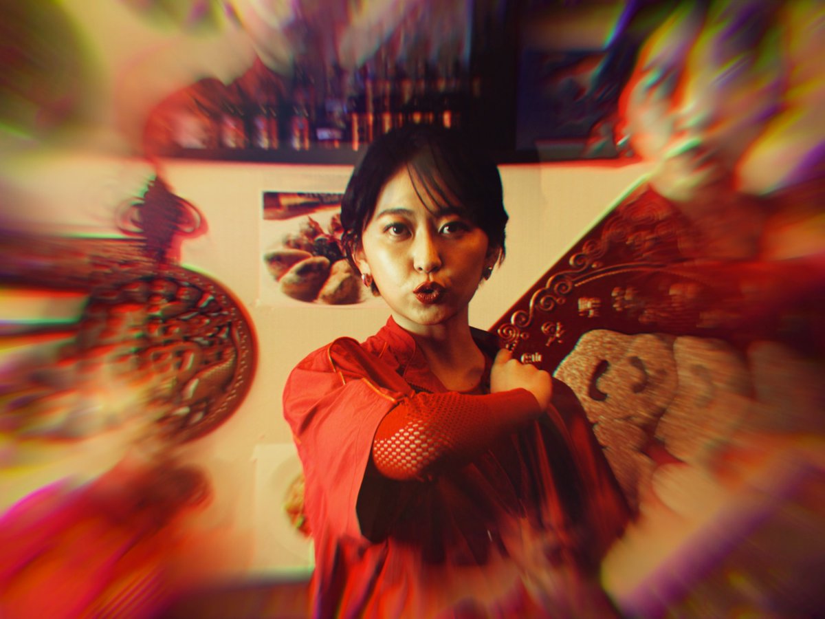 tamwet's tweet photo. chelmicoの新曲「O・La」のMVを監督しました！
chelmicoが普通に飯食ってる姿が見れるMVは「O・La」だけ！
https://t.co/9sVifqOgBO https://t.co/3uCj2f3H9h