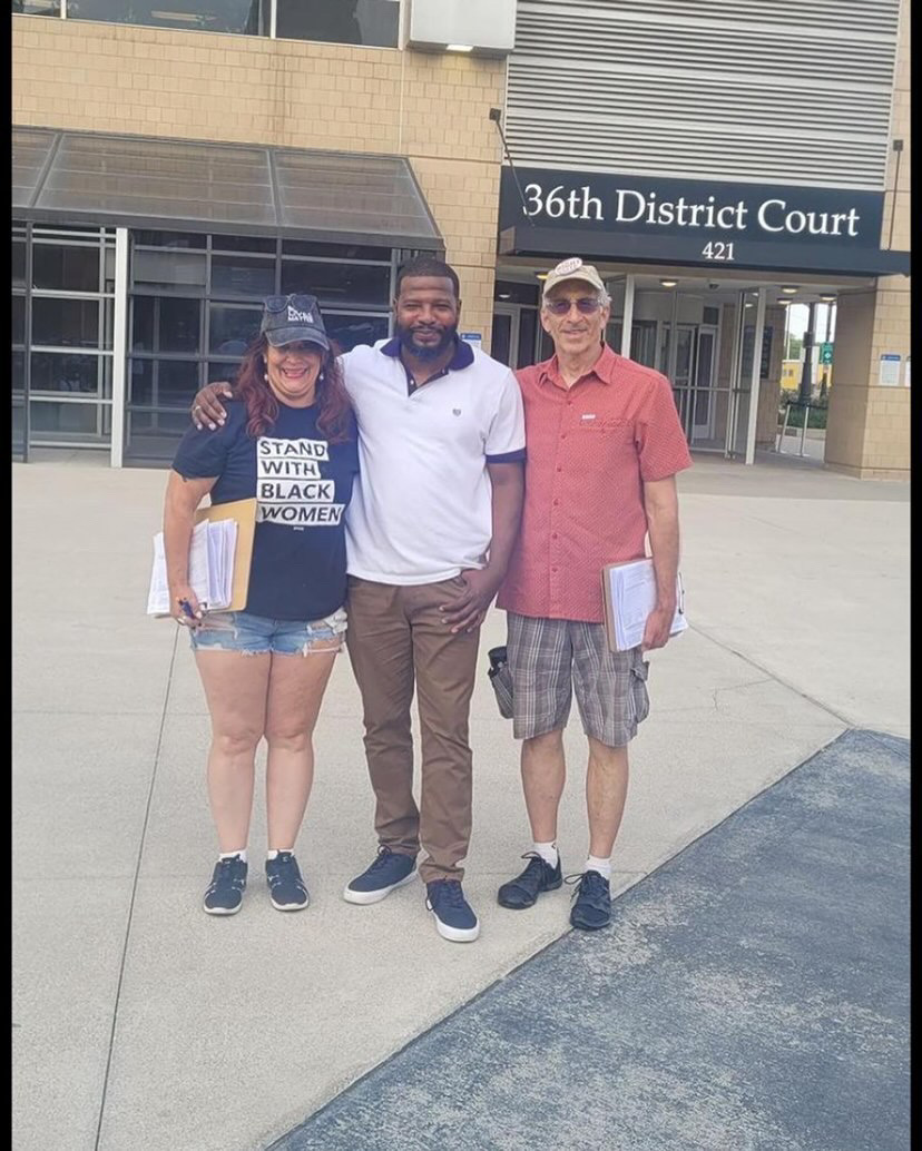 onefairwage's tweet photo. 🚨🗳 5 DAYS LEFT to put the #15dollarminimumwage on the Michigan ballot this November, which can end the #subminimumwage for #tippedworkers, impacting over 1️⃣ MILLION #Michigan workers! RaisetheWage

Volunteer with us: https://t.co/wCrdjUMeqr

#RaisetheWage #RaisetheWageMI https://t.co/icagBzczna