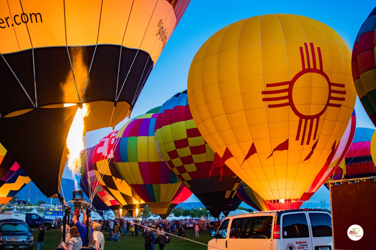 balloonfiesta's tweet image. That striking yellow and red balloon represents New Mexico. While planning your visit for #BalloonFiesta, make sure you book extra time to see our beautiful state!

Photo credit: Triston Garcia