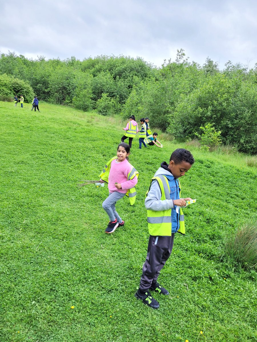 Nyasha_Montaque's tweet photo. Lovely day @TheBrigHouse. Geography, art and nature bookmarks! @claire_peart https://t.co/6urBC55dML