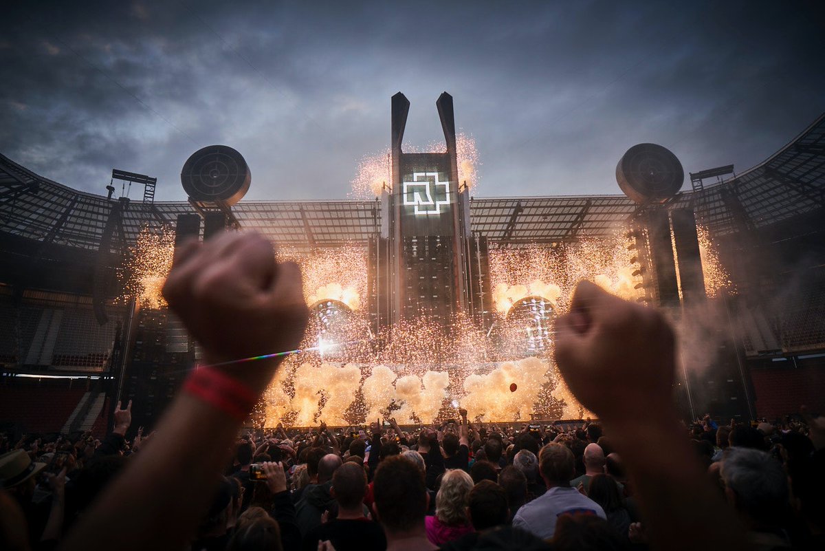 RSprachrohr's tweet photo. Du, ich, wir, ihr: Klagenfurt! © Jens Koch https://t.co/3Z3XFCbX4Z