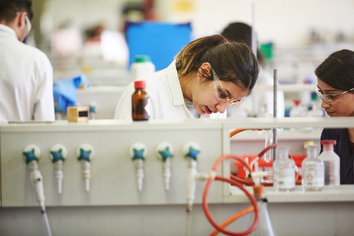 The School of Chemistry is nearly 100! With this milestone approaching we are launching our ‘Chemistry Centenary Appeal’. Look out for some @Leicesterchem student profiles as they share their journey into research at Leicester.🧪#LeicesterAlumni #CitizensOfChange #CenturyOfChange