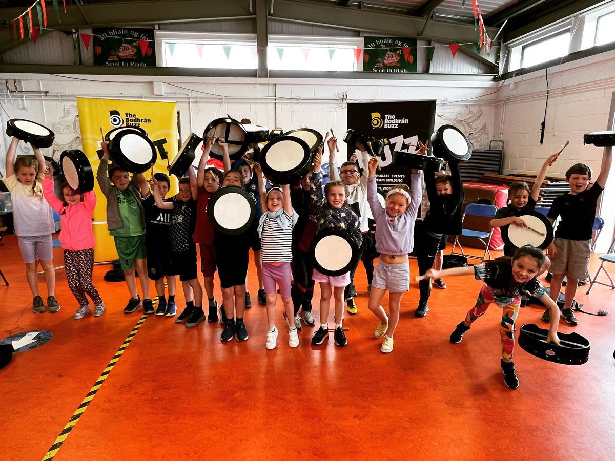 TheBodhranBuzz's tweet photo. Happy Friday! #bodhran #bodhranworkshops #craicagusceol https://t.co/W6Ml9kaR91
