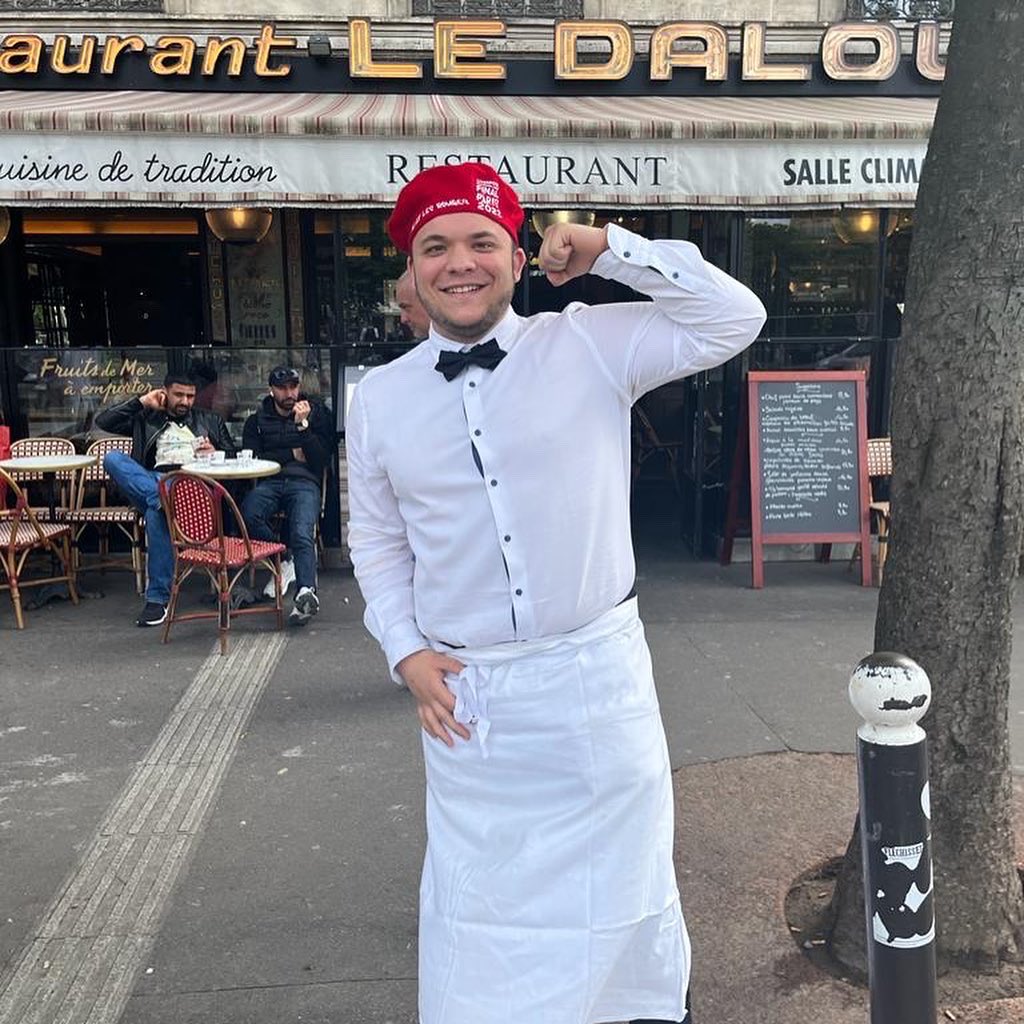 LesRougesTweet's tweet photo. Having a BOSS time meeting you all! 😉🙏⚽️🇫🇷

#liverpoolberet https://t.co/8IpTGIOQLv