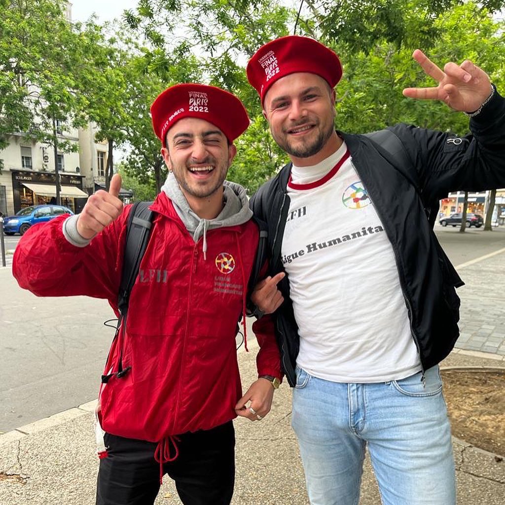 LesRougesTweet's tweet photo. Having a BOSS time meeting you all! 😉🙏⚽️🇫🇷

#liverpoolberet https://t.co/8IpTGIOQLv