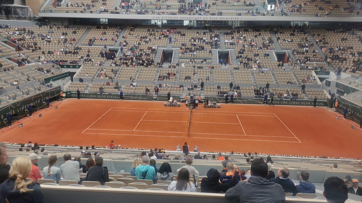 E2C_93's tweet photo. Les stagiaires de l'e2c 93 invités à Roland Garros par notre fidèle partenaire @BNPParibas. Un immense merci de la part des stagiaires qui ont les yeux qui brillent.
Merci @BNPParibas @antoinesire @RaphaeleLeroy @BertrandCizeau @MadjidAGAG
#solidarité #insertion #formation https://t.co/iFULO1w6N9